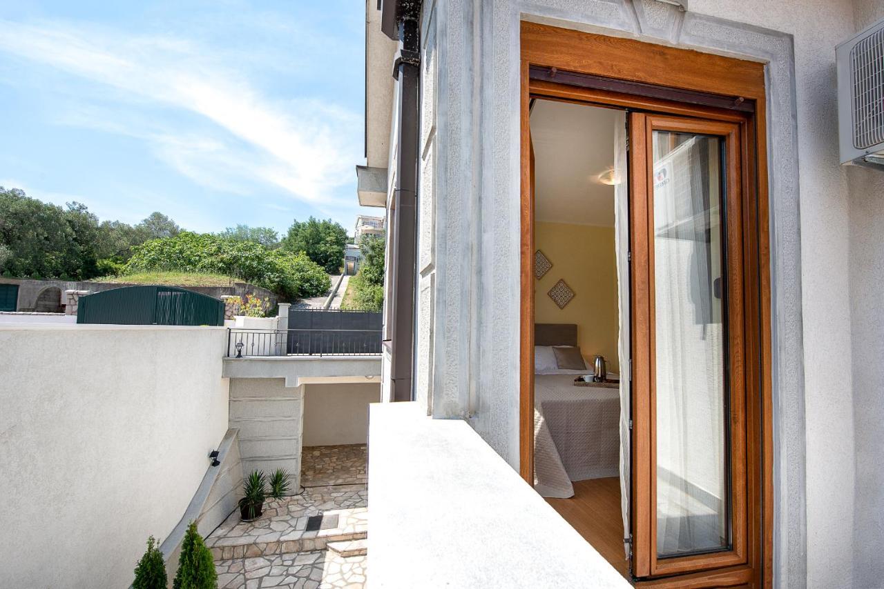 Santorini Apart Krasići Eksteriør billede